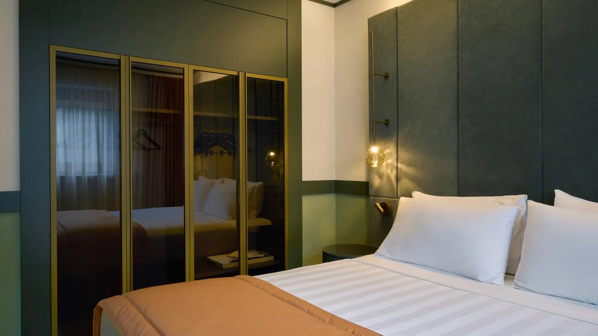 Nemi Hotel Mediolan 5*,