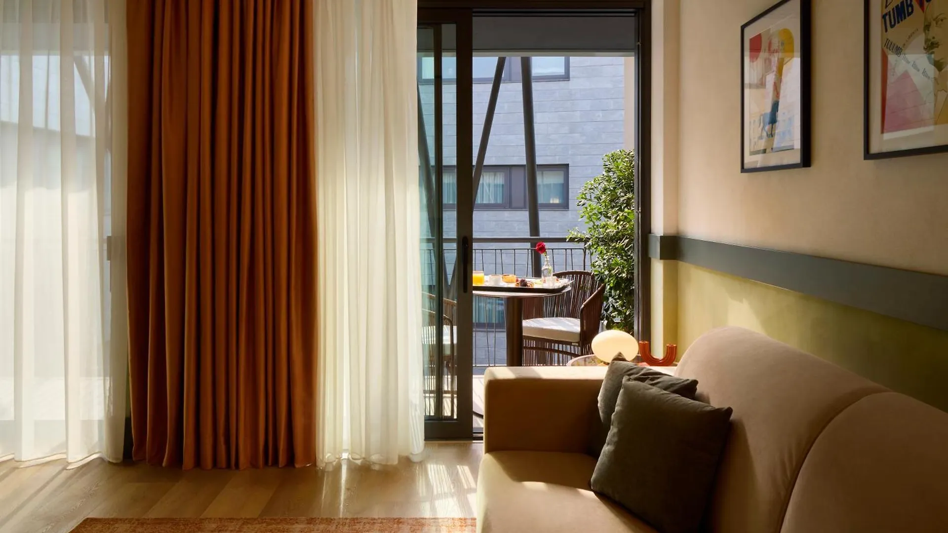 Nemi Hotel Mediolan